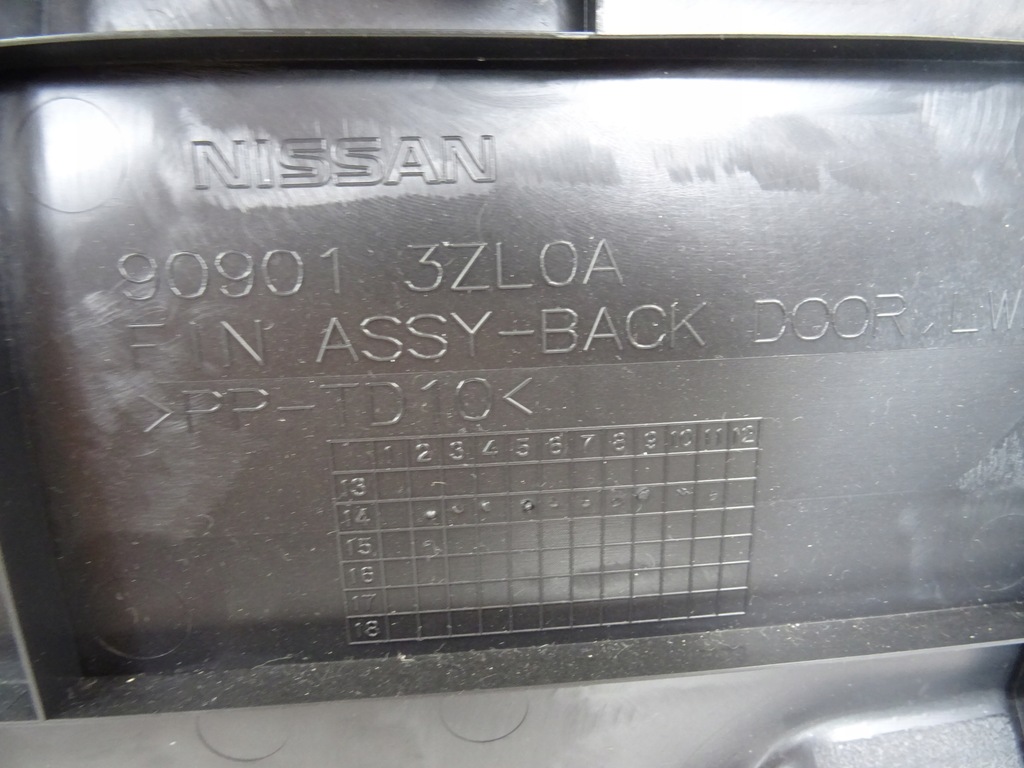 фото №9, Nissan pulsar обивка крышки багажника 909013zl0a