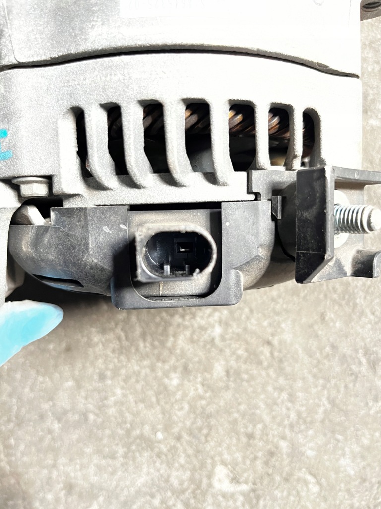 70 bmw f30 f20 2.0i 3.0i генератор 8645325 в Україні