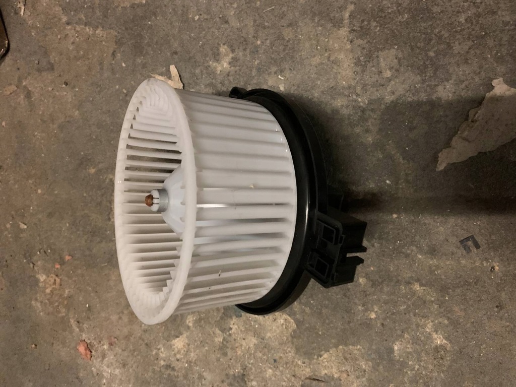 фото №1, Mazda 6 gj 2013- вентилятор воздуходувка двигатель обдув