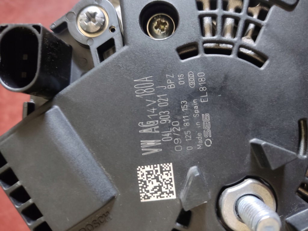 Генератор vw audi skoda 04l903021j новый в Украине