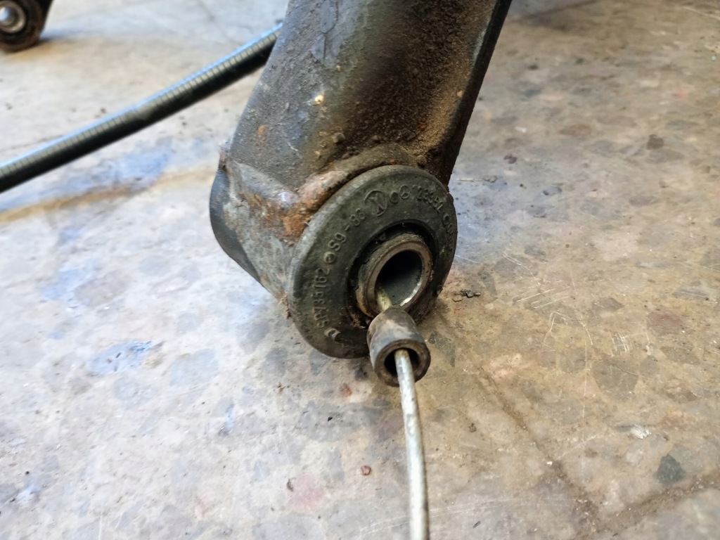 фото №8, Рычаг нижний левый задняя mercedes w123 kombi