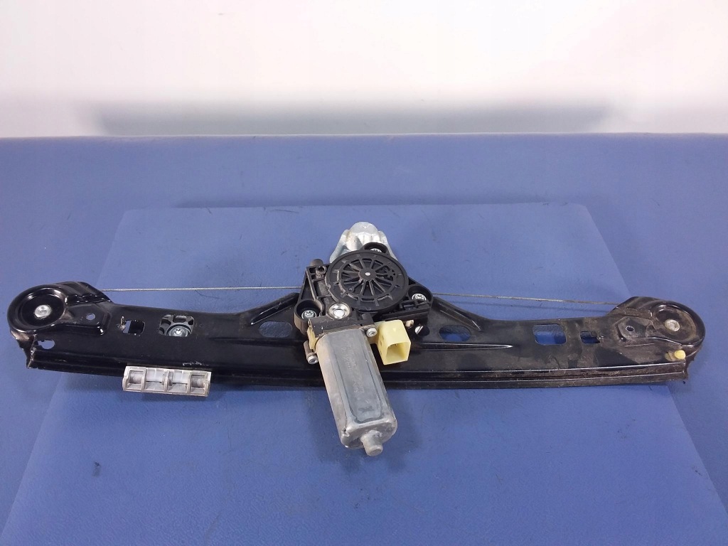 фото №1, Mercedes c w203 подъемник стекло задняя левый 272920