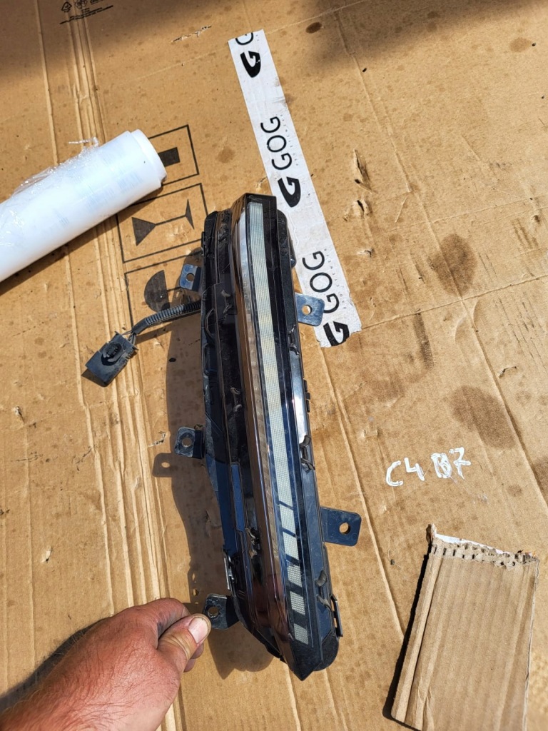 Купить Peugeot 308 t10 led правый перед 9835230880