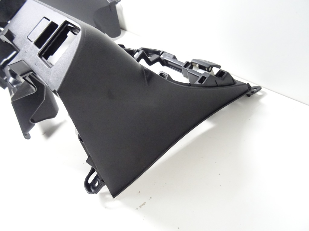 фото №12, Yaris iii lift приборная панель консоль нижняя dół czarna