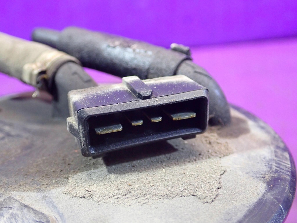 Mercedes vito w638 96-03 2.3 td 98km датчик паливної  поплавок 6385420604 4 pin Недорого