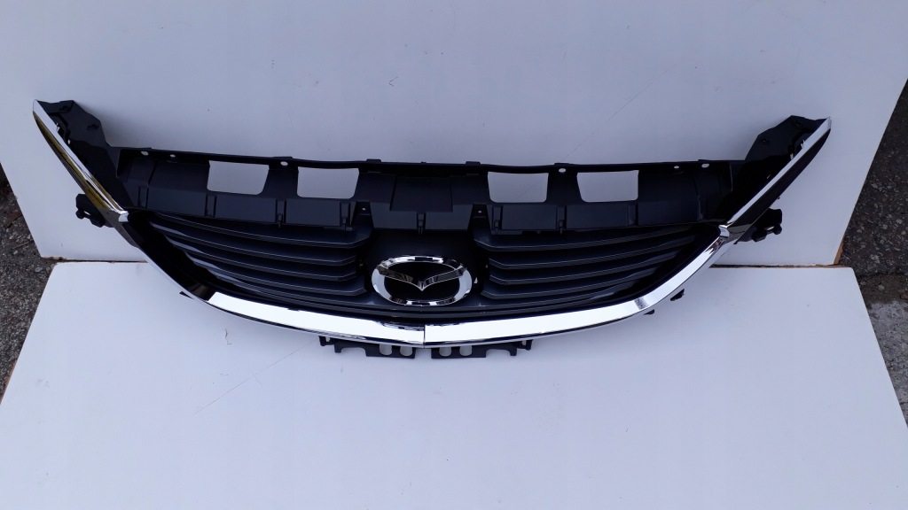Решётка  радиатора решётка радиатора mazda 6 рестайлинг  2015- 2018r Оригинал