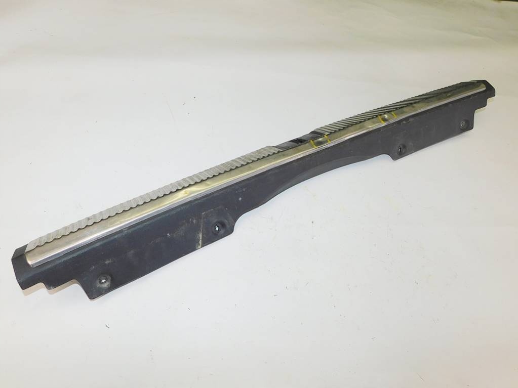 фото №10, Audi a4 b6 1.9 03r порог багажника kombi задняя