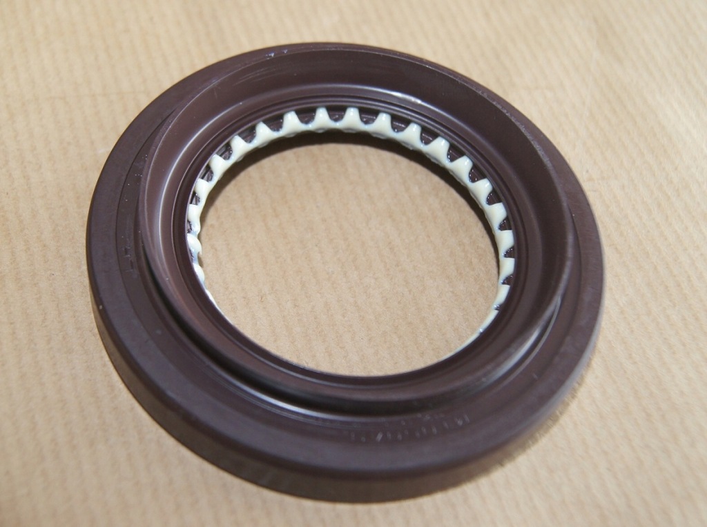 Сальник полуось mazda 3 5 6 cx7 a60127238 с Разборки