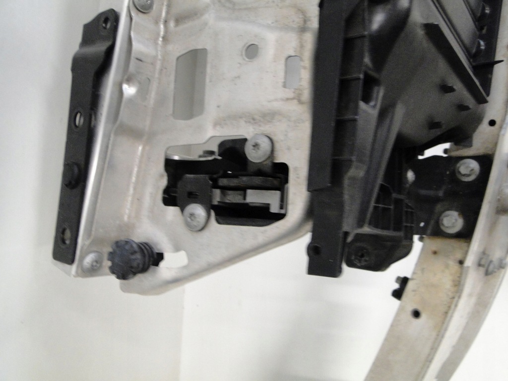 фото №9, Mercedes c klasa 206 w206 pas передний усилитель kompletny перед