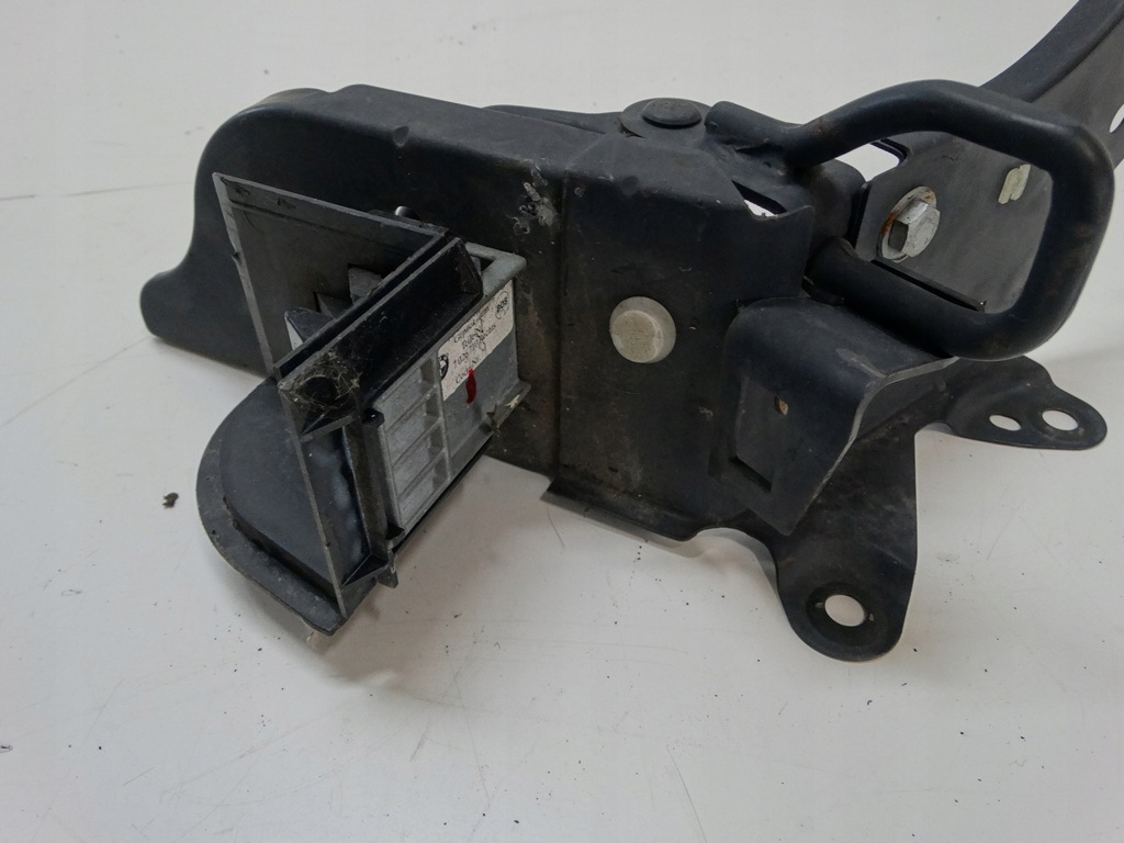 фото №4, Засувка шторка багажника bmw e83 x3 права