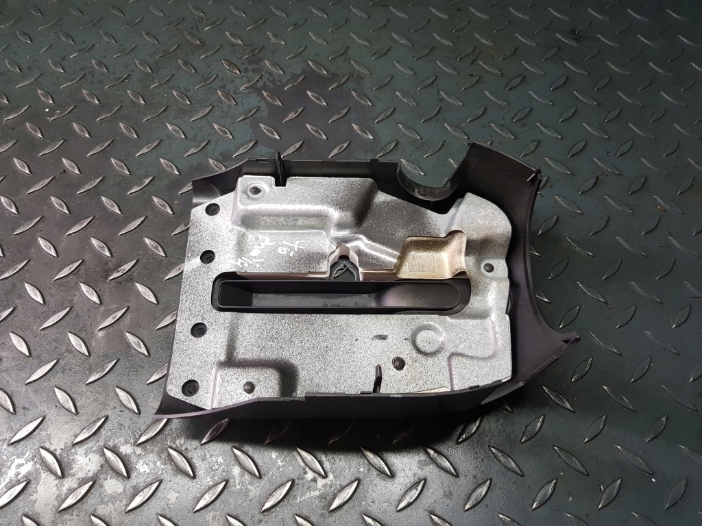 Накладка нижня замка запалювання 6 757 677 bmw e53 x5 дорестайлінг Зі Шроту