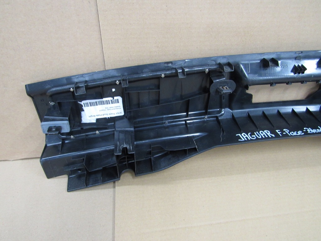 фото №6, Jaguar f-pace накладка молдинг багажника задняя