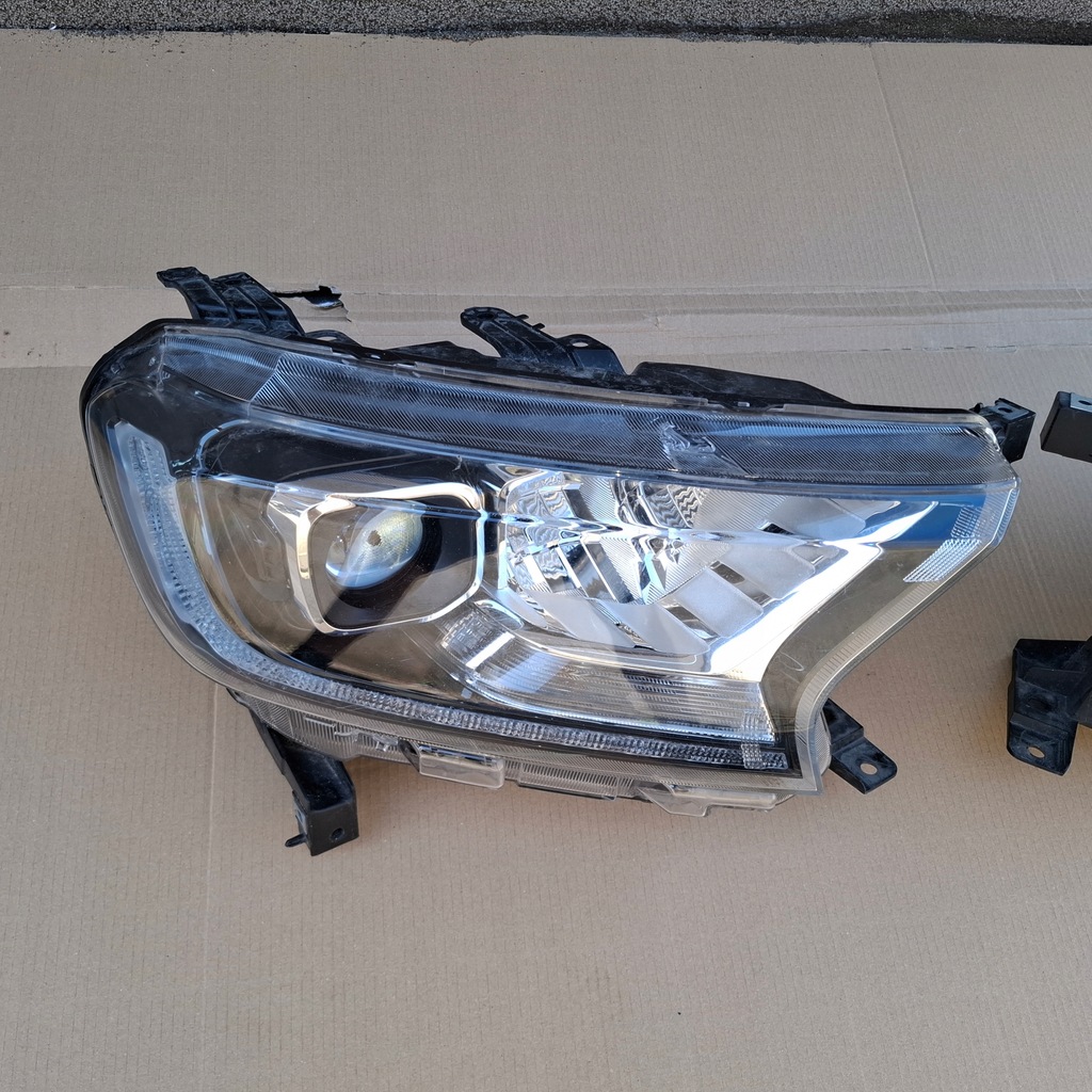 фото №3, Ford ranger raptor 19- комплект лампа фары левая правая светлый середина