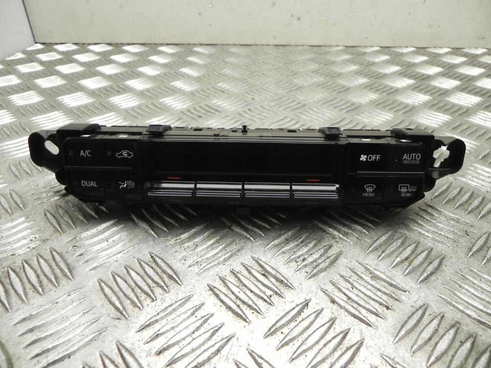 фото №1, Toyota prius prime 2016 панель кондиционера