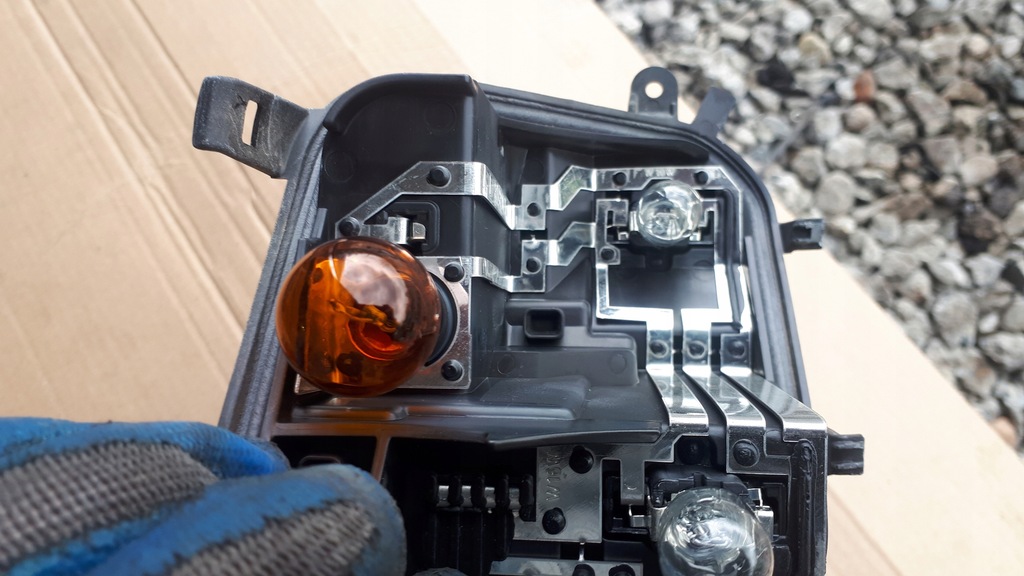 фото №10, A4 b9 kombi вкладиш лампи лівий задня задній w крила