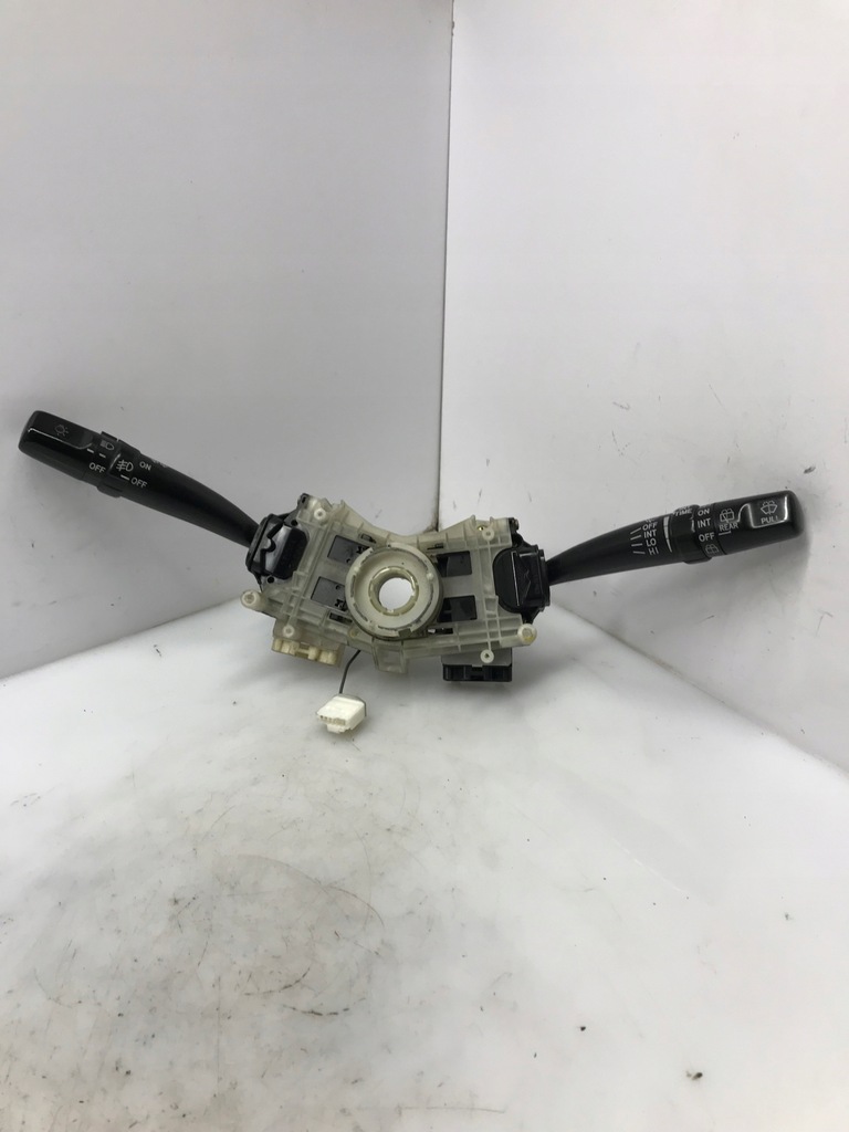 фото №1, Переключатель комбинированный 84310-1e190 toyota