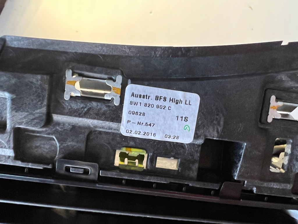 фото №4, Audi a4 b9 8w решітка обдув панелі приладова