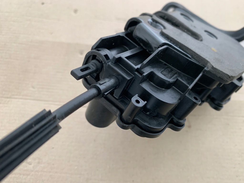 фото №11, Ford mustang mach-e 2021r замок двері правий задня задніх правих