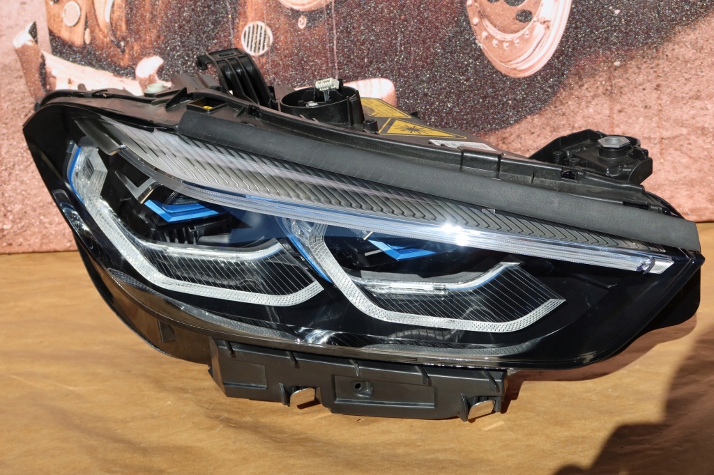 фото №1, Bmw 8 laser 5a27a34-01 права лампа лампи