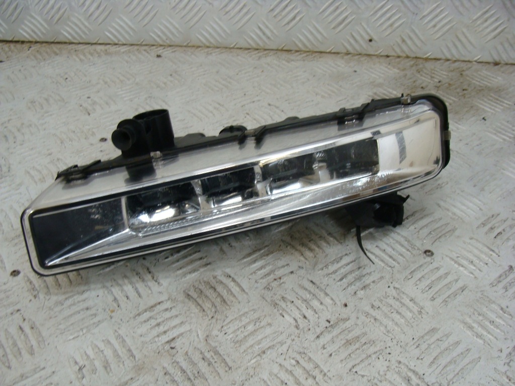 Купити Bmw g30 31 32 протитуманна фара правий перед 7349132