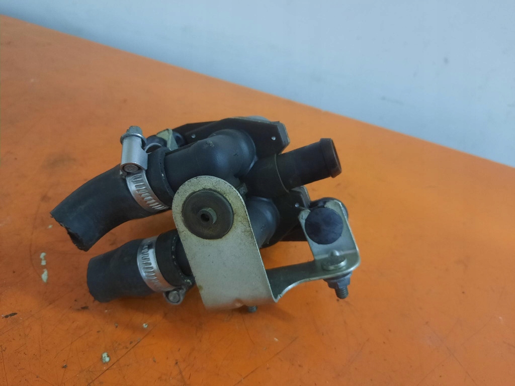 Mercedes-benz clk 200k c208 97-99 электроклапан воды радиатора 1147412078 Оригинал