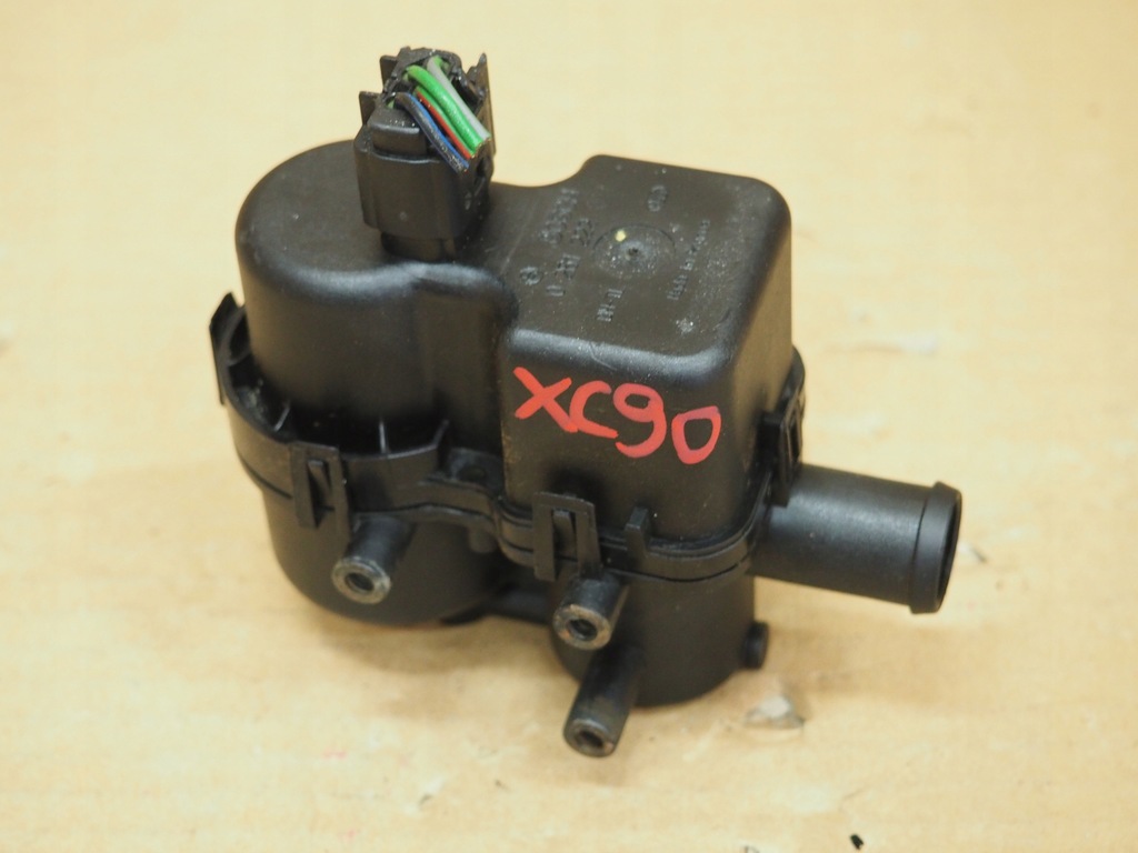 фото №1, Насос вакуумна volvo xc90 0261222011