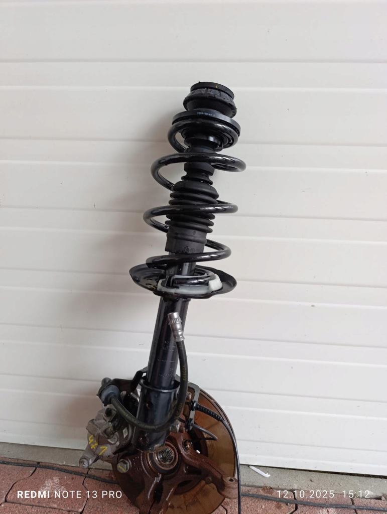 Sandero 3 logan амортизатор поворотный кулак mcperson правый перед 4ooo пробег Доставка