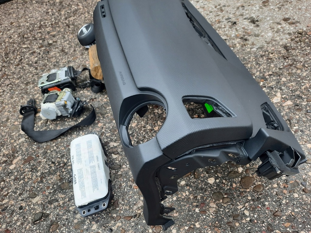 фото №7, Audi tt 8s 8s0 2014- панель приладів панель приладів консоль подушки безпеки ремені подушка безпеки ремонт