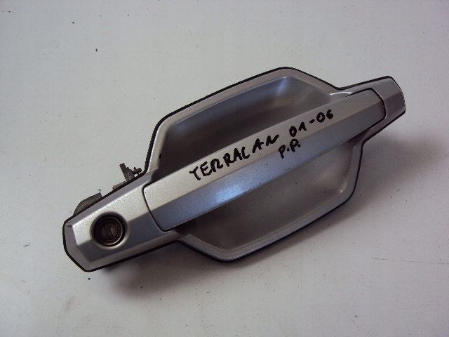 фото №1, Ручка вкладка дверь правый перед terracan 01-07