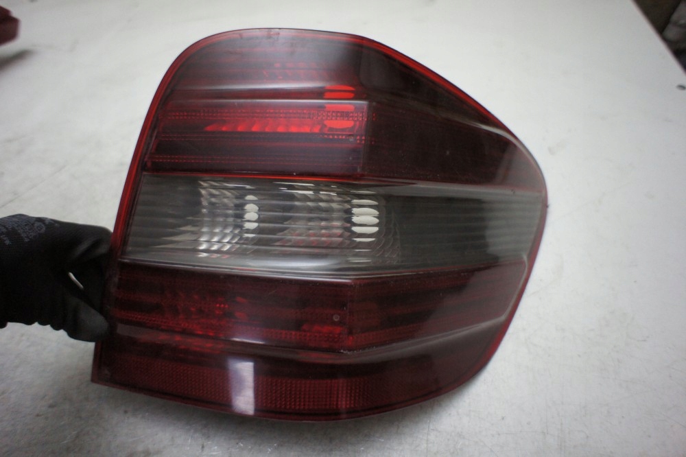 фото №1, Mercedes ml164 лампа правый задняя