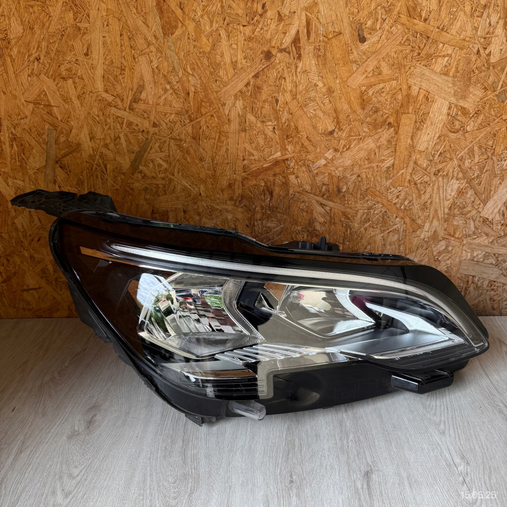 фото №1, Лампа передняя правая peugeot 5008 ii 2017 rok 9810478080
