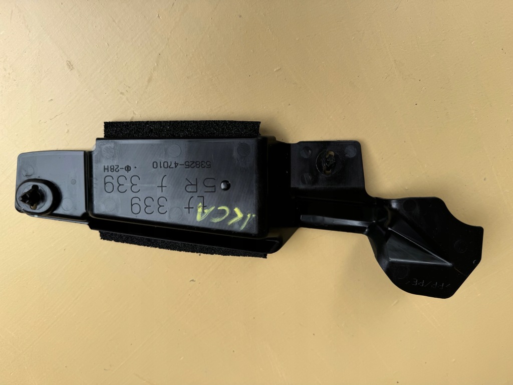 Купити Toyota prius 53825-47010 шумоізоляція крила правий перед