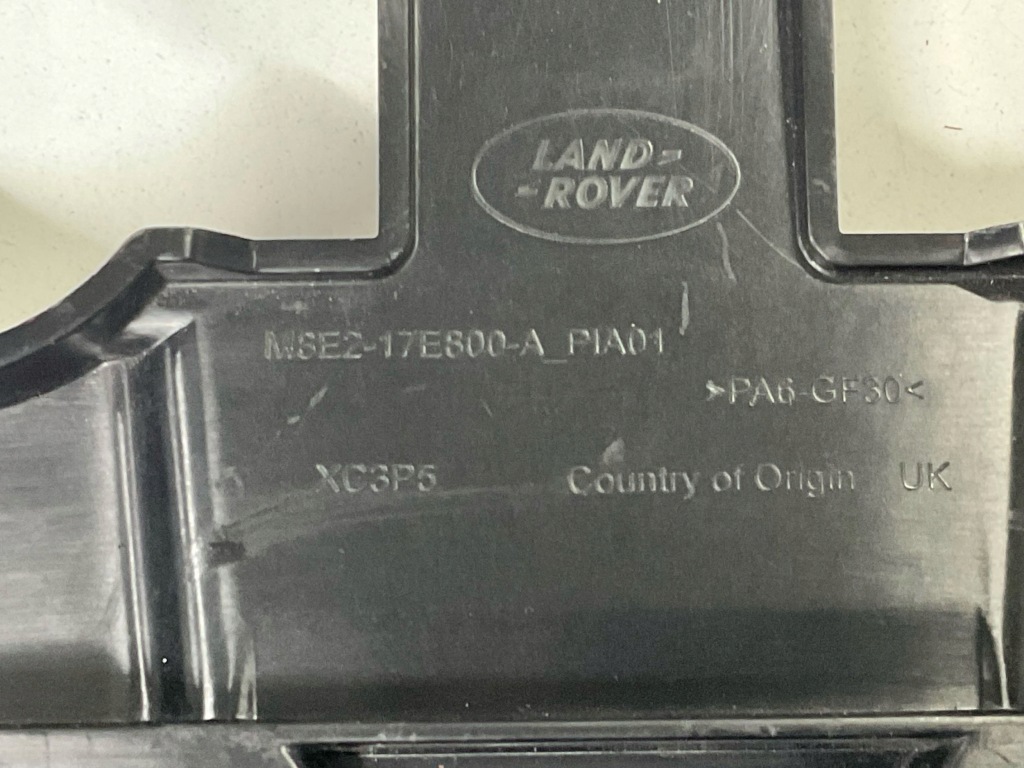 Кронштейн, кронштейн  бампера задній land rover l460 середній m8e2-17e800-a 1063. Доставка