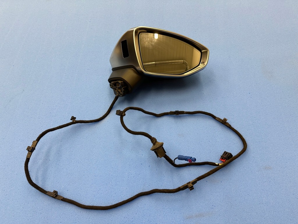 фото №1, Зеркало правое audi a7 s7 c8 15 + 1 pin камера ассистент фотохромный оригинальный номер