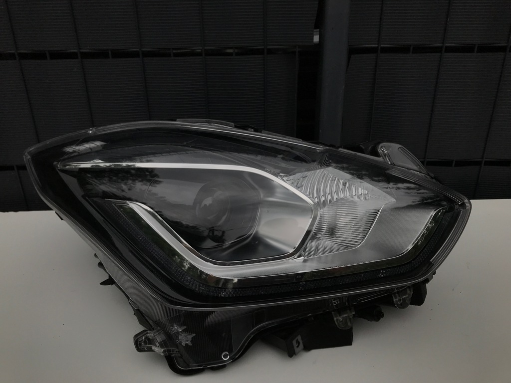 фото №1, Suzuki swift mk8 правая лампа перед full led