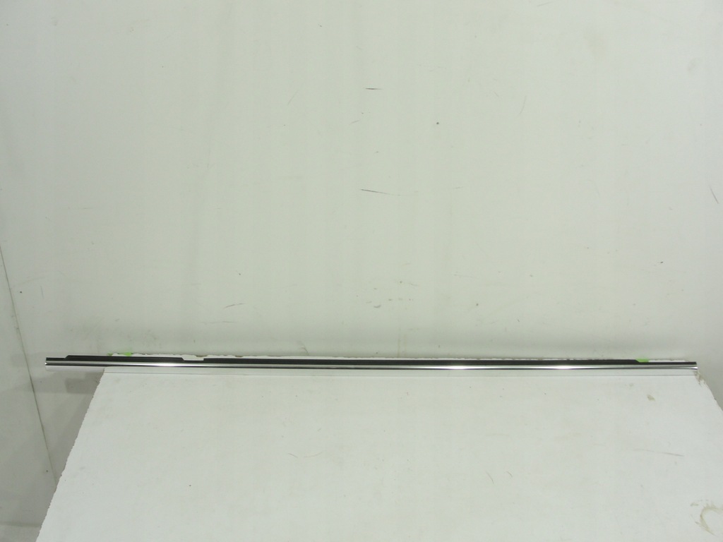 фото №1, Молдинг уплотнитель задняя правая opel zafira c