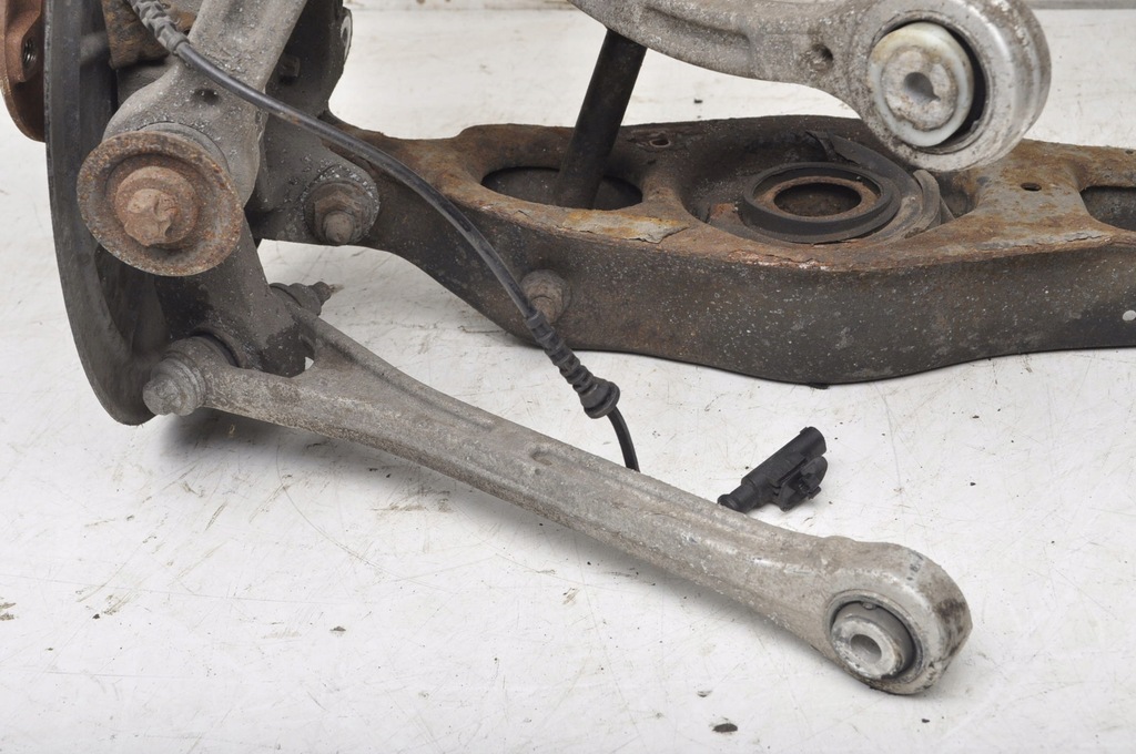 фото №7, Maserati ghibli iii 3.0d поворотный кулак правый задняя