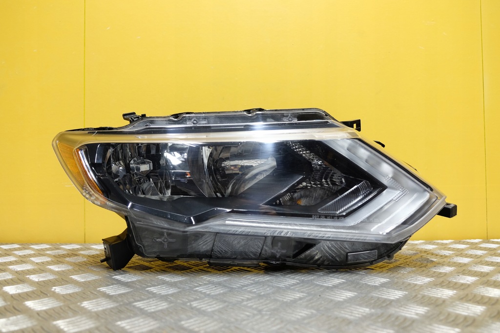 фото №1, Nissan x-trail t32 rogue 2018- фара лампа обычная с led r usa