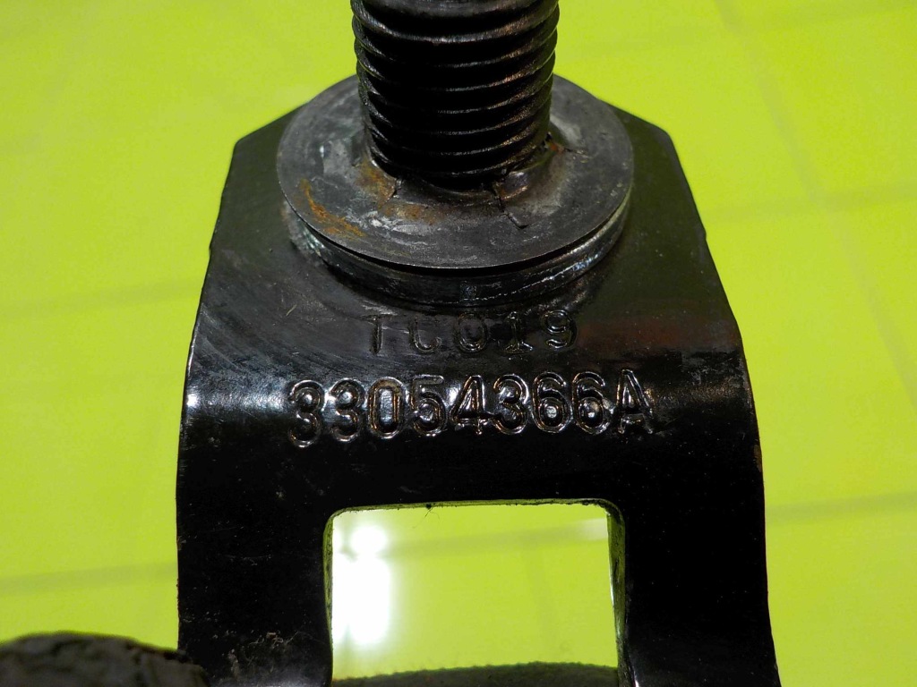 фото №5, Mercedes r w251 07r кліпса поперечина ліва задня a2518601269