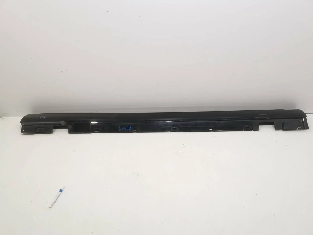 фото №1, Mercedes e w213 молдинг порог правая хром