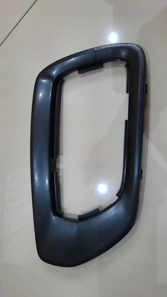 фото №1, Решётка бампера левая volvo xc70 08-13r