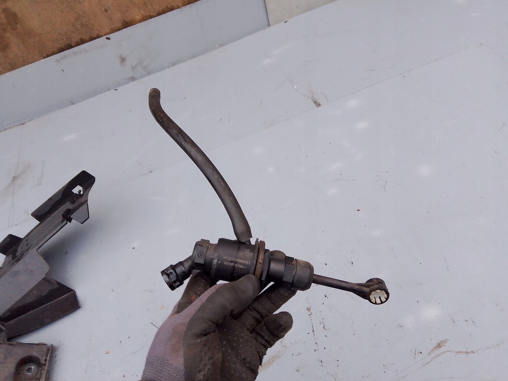 фото №1, Помпа сцепления renault clio iii 1.2 8200523798