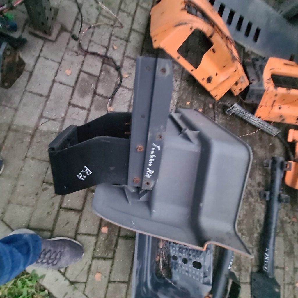 фото №8, Iveco trakker бампер перед середина металевий