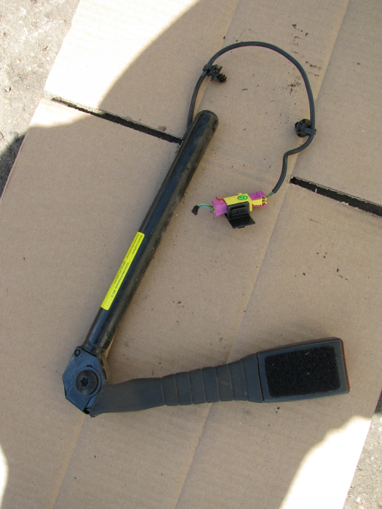 Купити Opel vectra c замок натягувач поперечина перед правий 13127948f