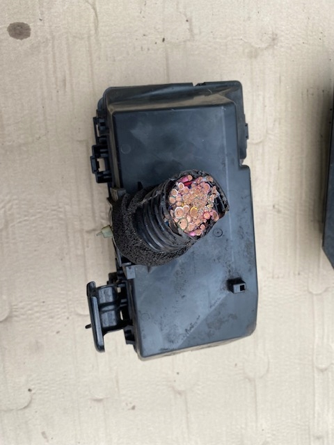 фото №1, Honda civic ix 1.6 коробка корпус предохранителей