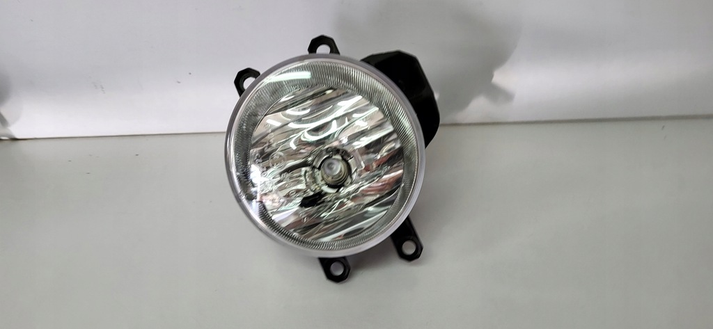 фото №11, Протитуманна фара toyota правий 81220-02110 org. yaris auris verso avensis aygo c-hr