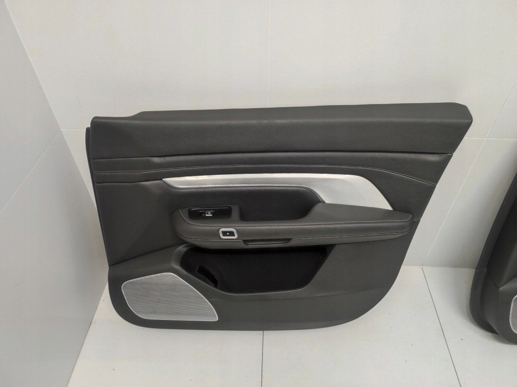 фото №15, Салон сидіння заднє сидіння обшивки оббивка eu vinfast vf9