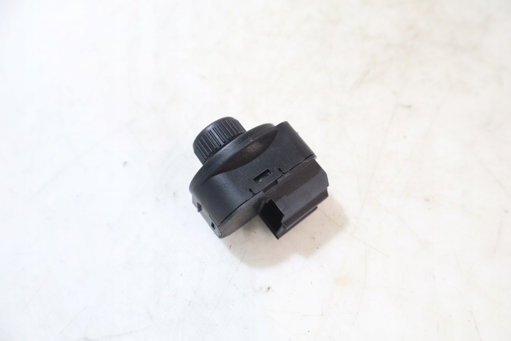 фото №2, Панель управление зеркал skoda rapid ii 1.6tdi