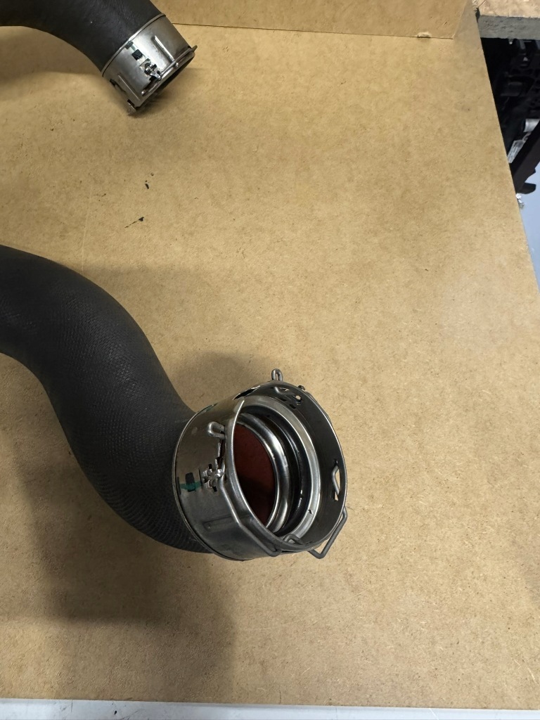 Renault master 3 iv рестайлинг  2.3 dci шланг воздухозаборник интеркулер 144603389r Недорого