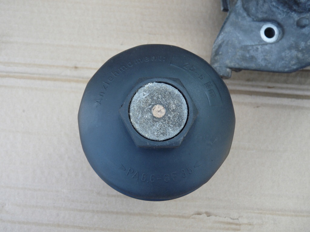 фото №13, Audi a8 d2 lift 3.7 корпус фільтра оливи 077115401h 077117021m